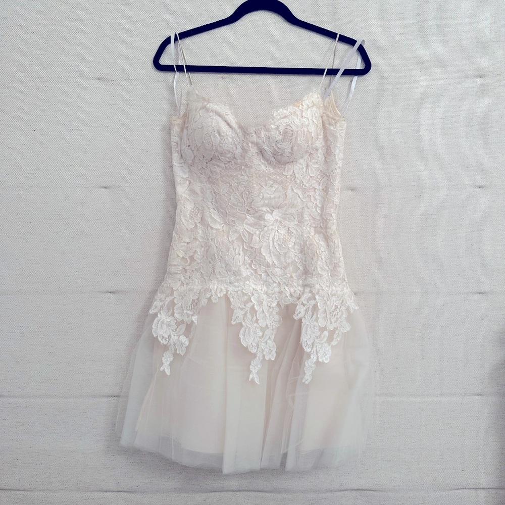 Monique Luhllier lace dress with corset